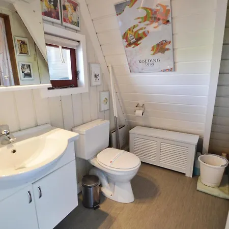 2 Bedroom Beautiful Home In Farso Holiday home